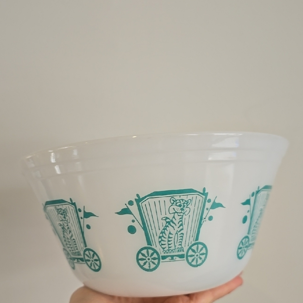 Vintage 1960s Federal Glass Circus Tiger Mixing Bowl